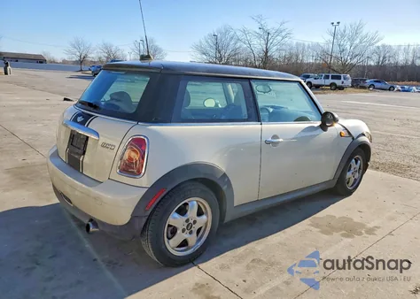 2010 Mini Cooper из США, поврежденный, VIN WMWMF3C54ATZ24138